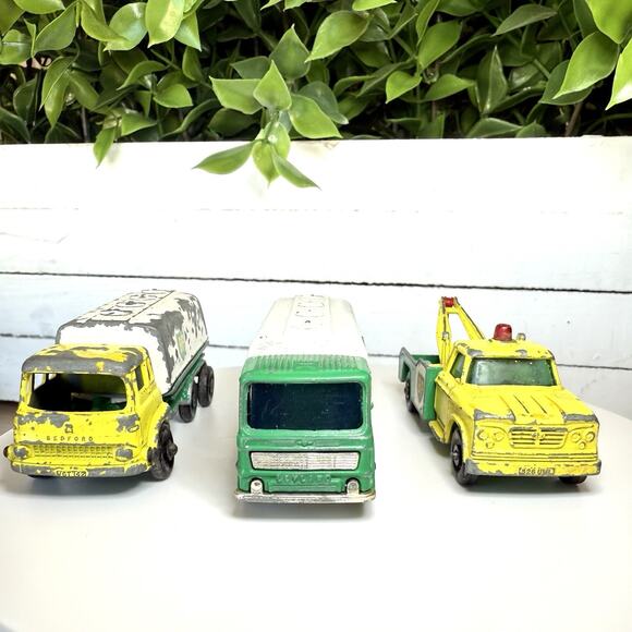 Vintage Lesney Matchbox Lot of 3  BP Vehicles Tanker & Tow Truck Diecast England - Picture 1 of 5